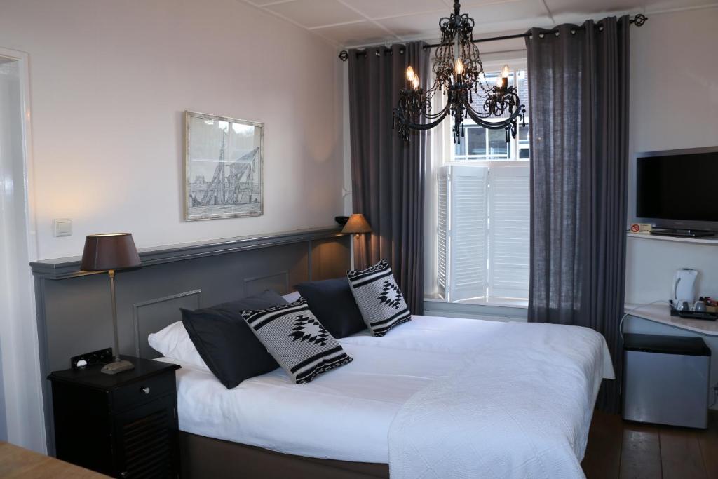 Auberge 'De Campveerse Toren' Auberge 'De Campveerse Toren'